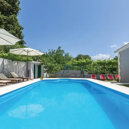 Holiday Zezevica Sestanovac