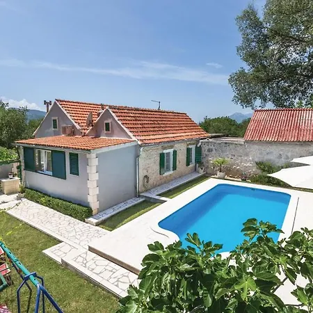Holiday Zezevica Holiday home Sestanovac