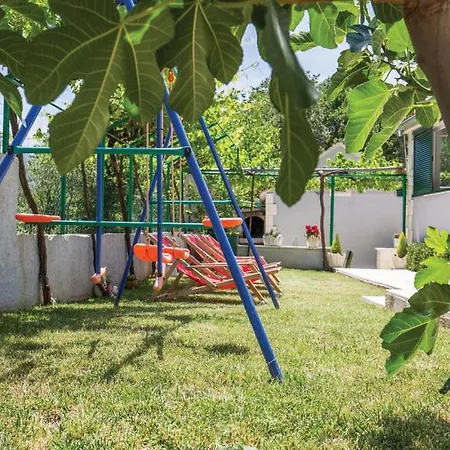 Holiday Zezevica * Sestanovac
