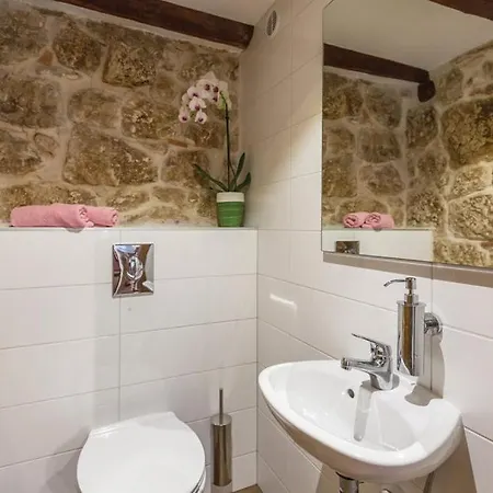 Holiday home Holiday Zezevica Sestanovac